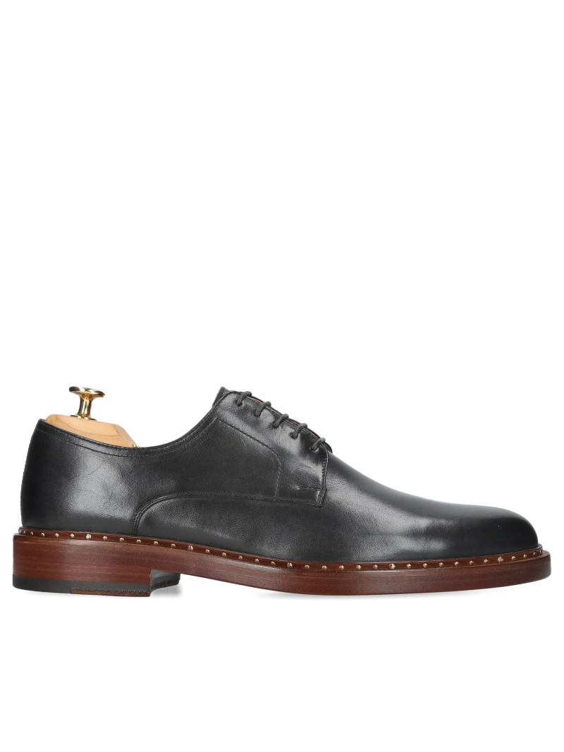 Premium shoes with thick leather soles, classic elegant shoes