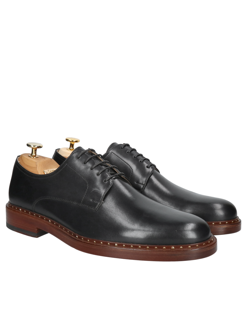 Premium shoes with thick leather soles, classic elegant shoes