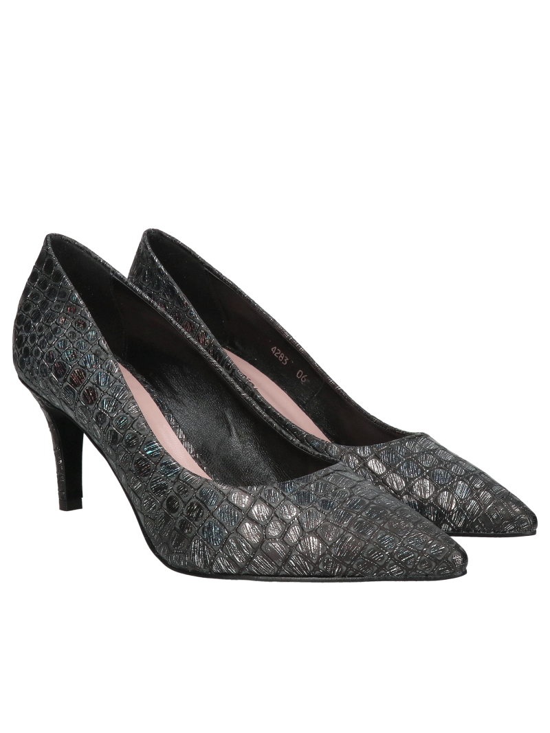 Low-heeled women's leather shoes, elegant black pumps for an elegant dress, Konopka Shoes