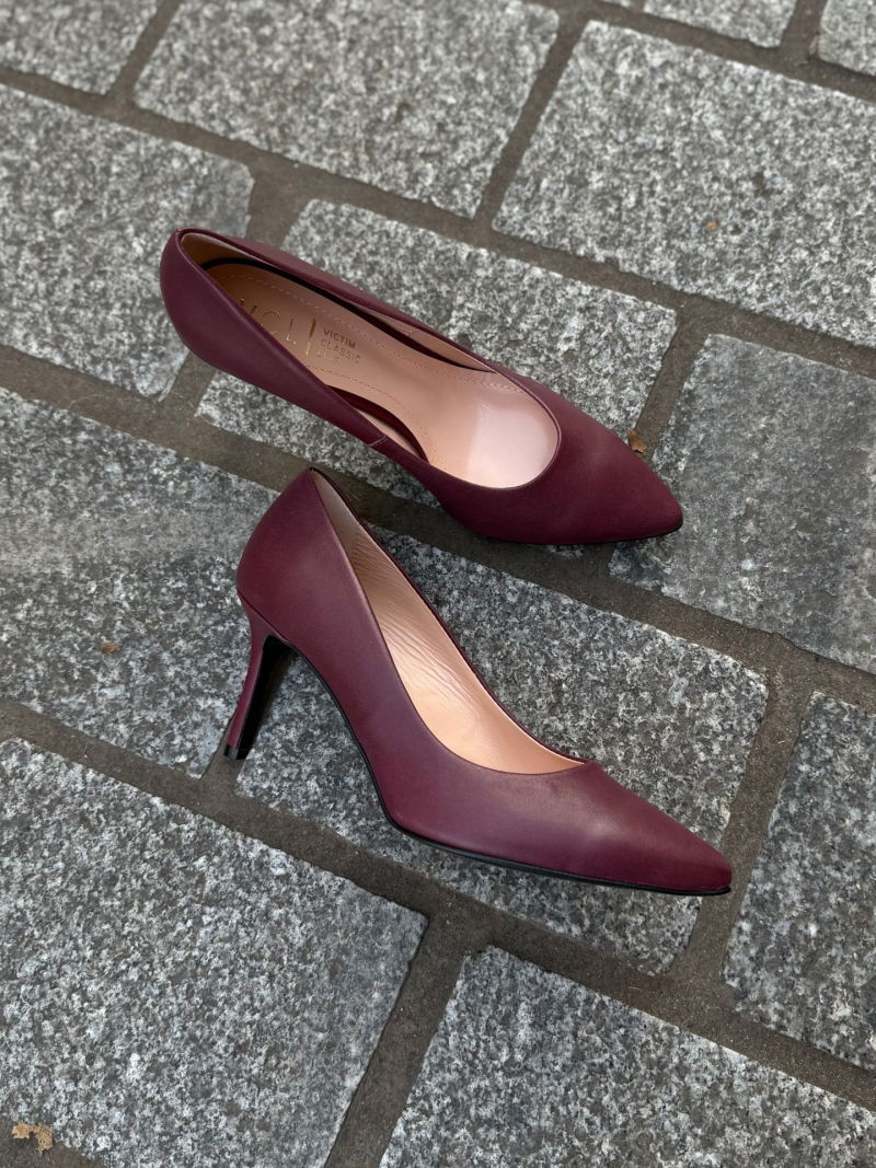 Burgundy women's low-heeled stilettos, leather pumps with low heels