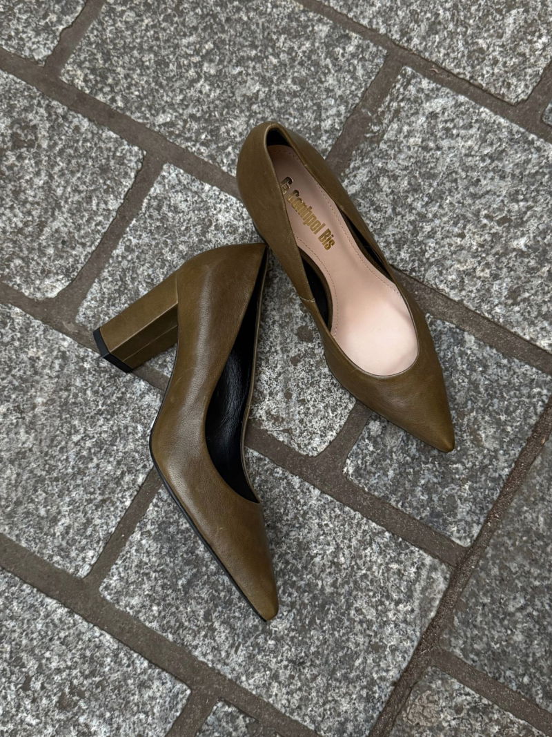 Women's full-grain leather pumps, pointed-toe pumps with high block heels, Konopka Shoes