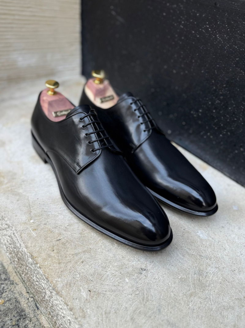 Men's premium shoes with leather soles, high quality, style, and minimalism, premium shoes for suits