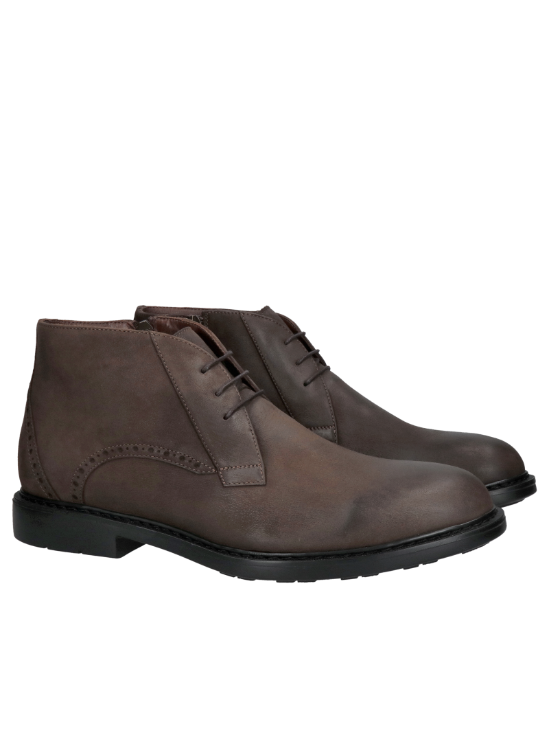 Low men's boots, uninsulated, made of suede leather