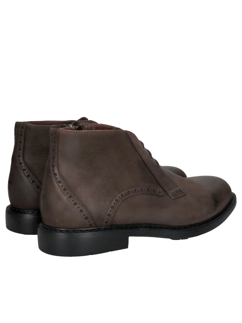 Low men's boots, uninsulated, made of suede leather