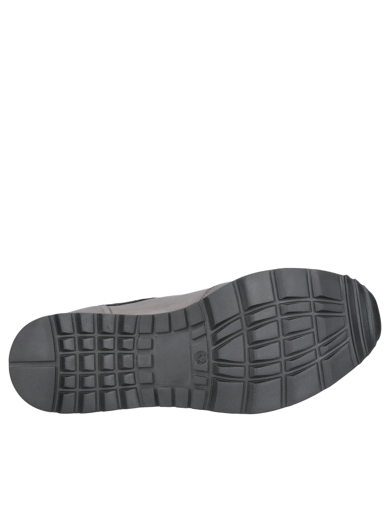 Men's gray leather sports shoes. Comfortable, lightweight, and versatile—perfect for everyday wear.
