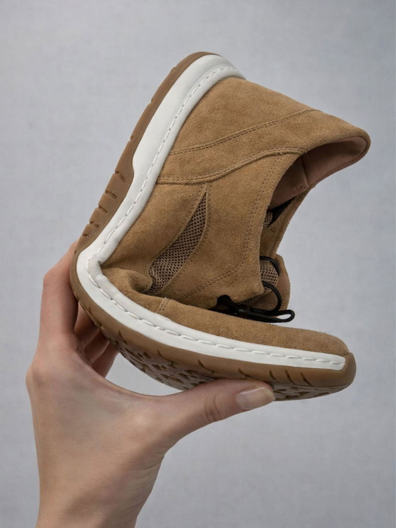 Exceptionally soft men's shoes for wider feet, shoes with elastic laces for easier dressing