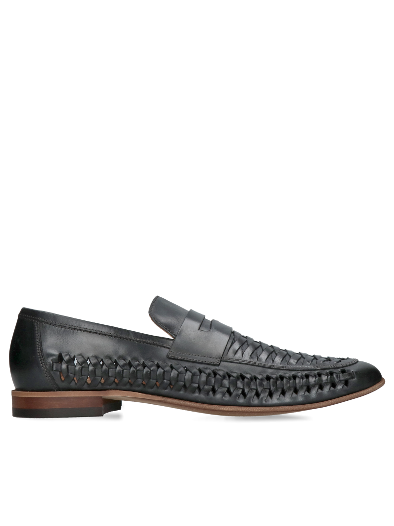 Hand-woven Conhpol shoes made of soft grain leather. Men's woven loafers.