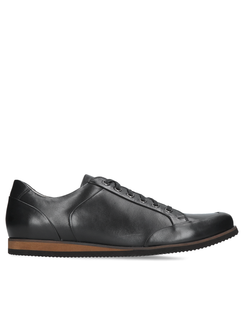 Men's leather shoes for everyday wear, lace-up men's shoes from a Polish manufacturer