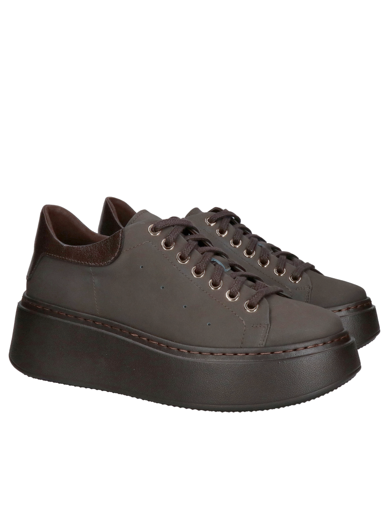 Fashionable chocolate-colored women's sneakers with lightweight soles, women's sports shoes for everyday wear