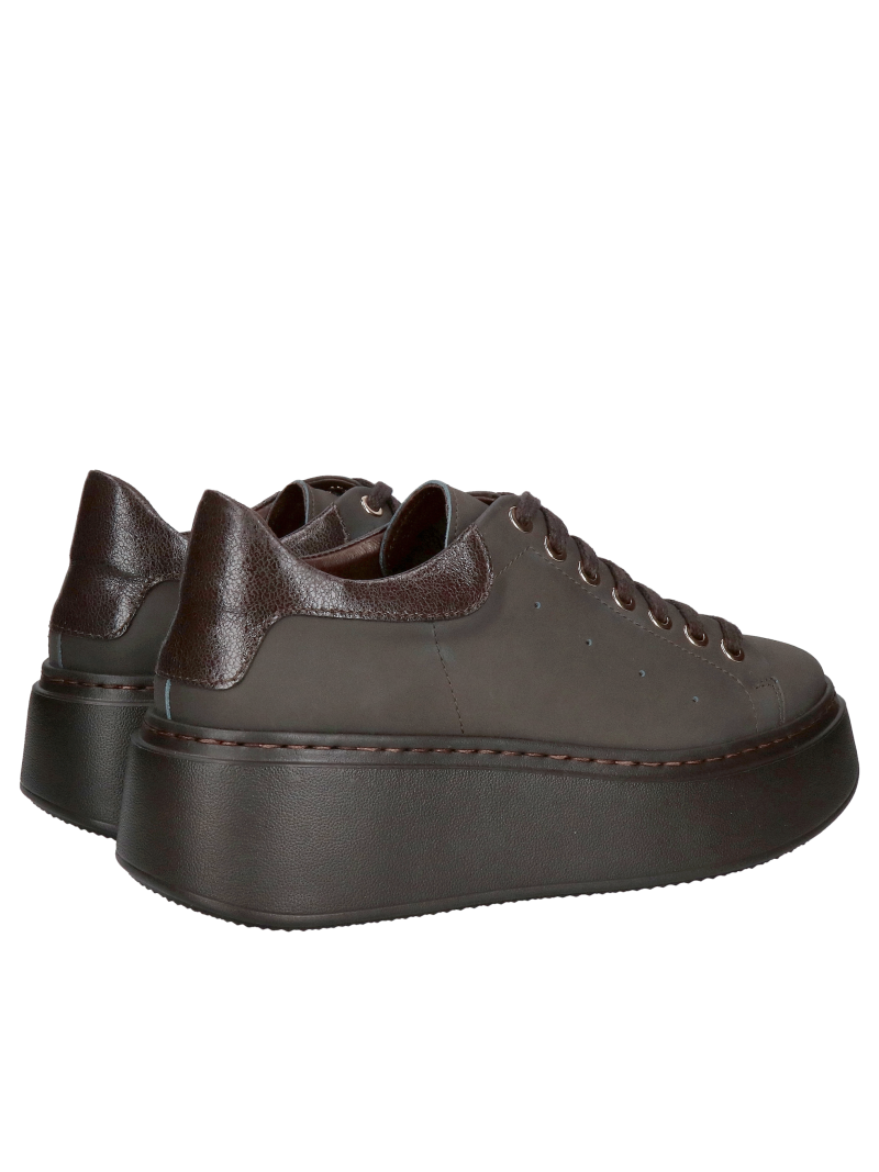 Fashionable chocolate-colored women's sneakers with lightweight soles, women's sports shoes for everyday wear