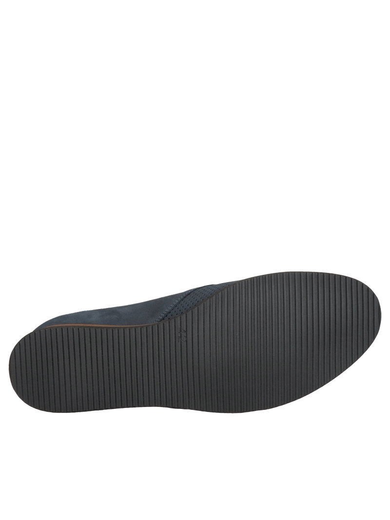 Openwork lightweight men's shoes for warm days, comfortable and lightweight perforated shoes