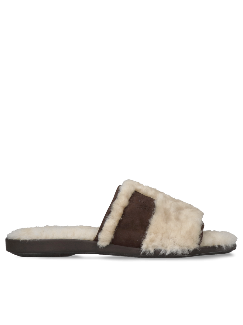 Men's leather slippers with natural sheepskin lining, premium quality