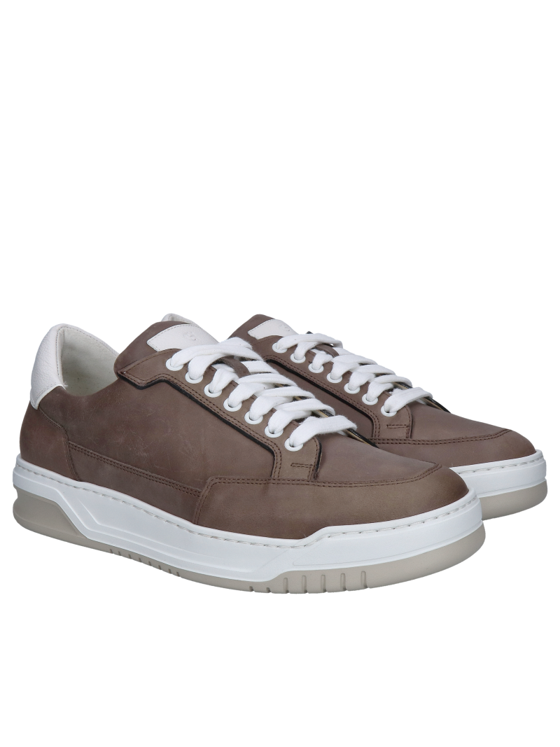 Everyday sports shoes for wider feet, premium quality sports footwear from a Polish manufacturer