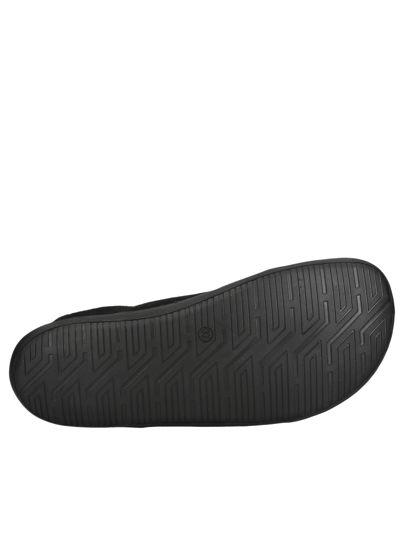 Black women's barefoot shoes, lightweight and flexible footwear for women