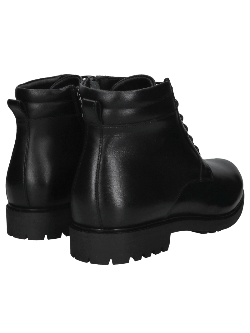 Men's leather boots lined with natural sheepskin, warm men's boots made of full-grain leather