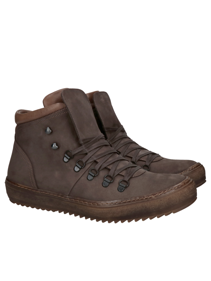 Men's insulated sports boots made of genuine leather from a Polish manufacturer