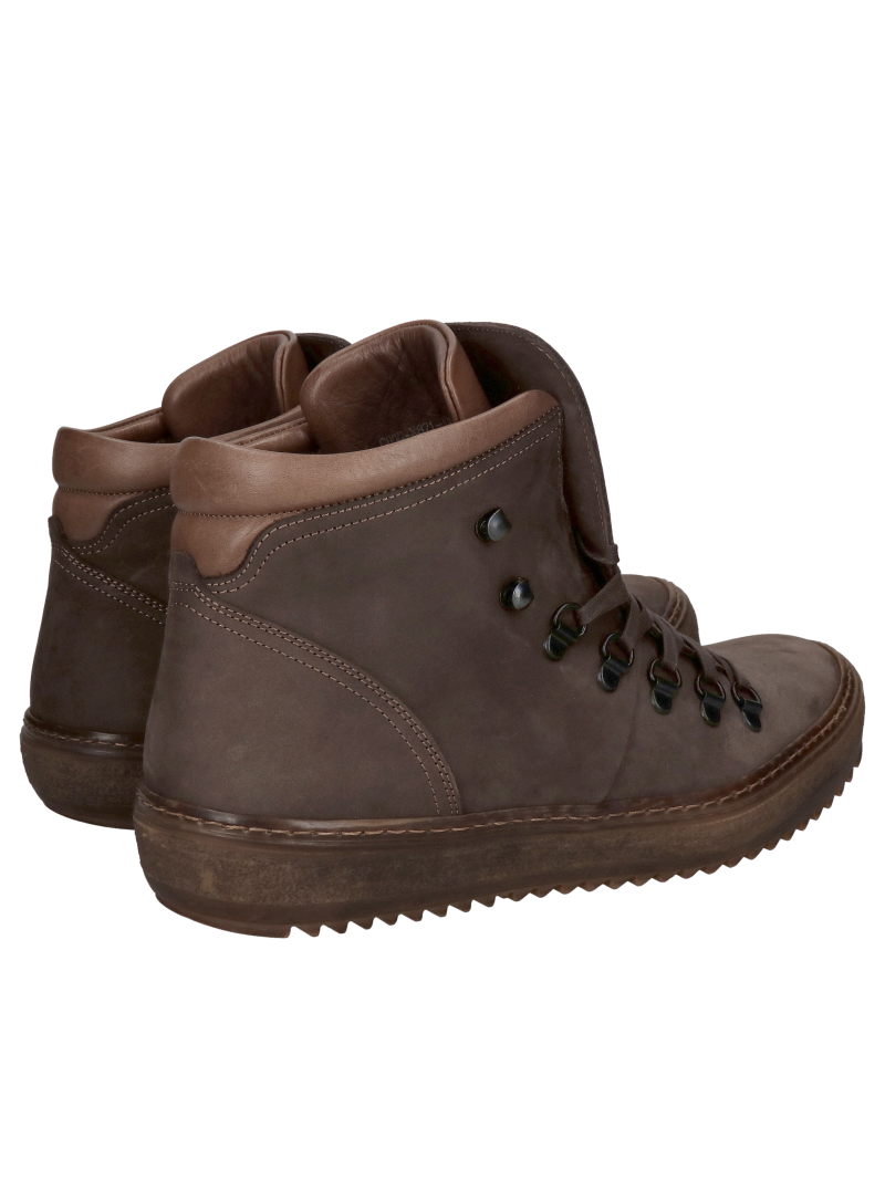 Men's insulated sports boots made of genuine leather from a Polish manufacturer