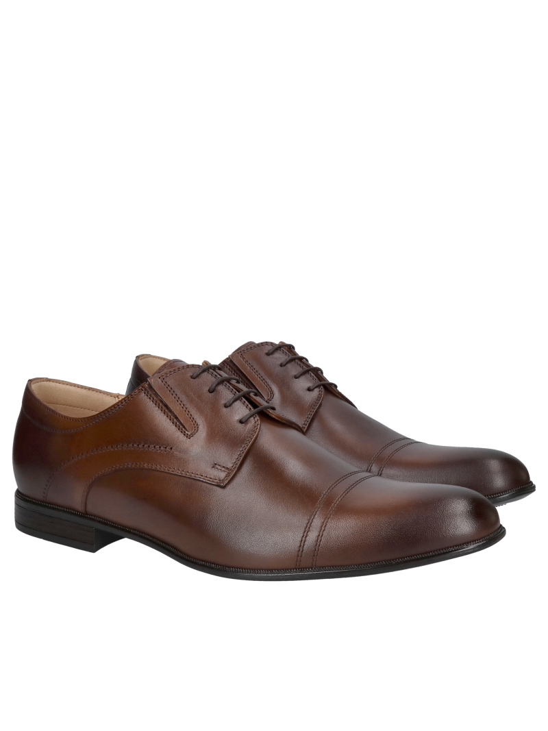 Elegant brown men's shoes to go with a suit, from a Polish manufacturer