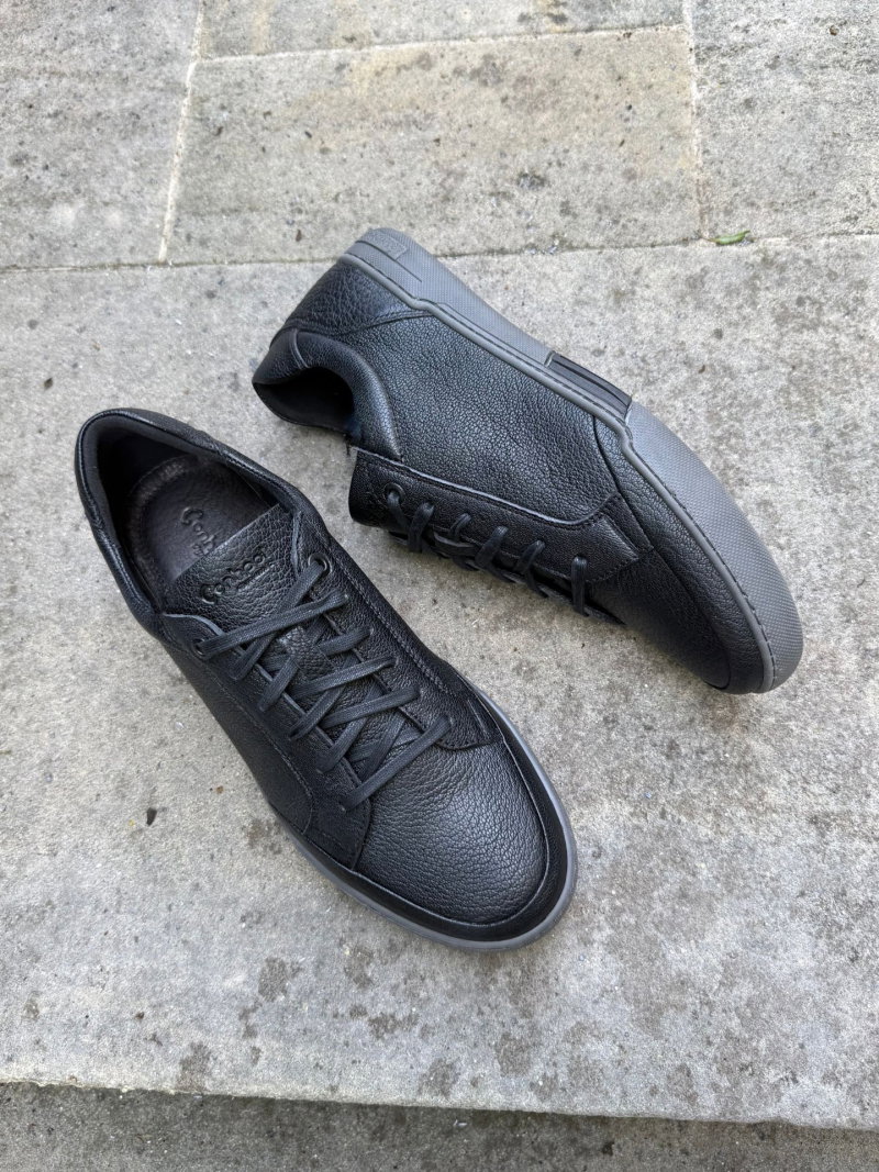 Men's everyday lace-up shoes: comfortable and durable, from a Polish manufacturer