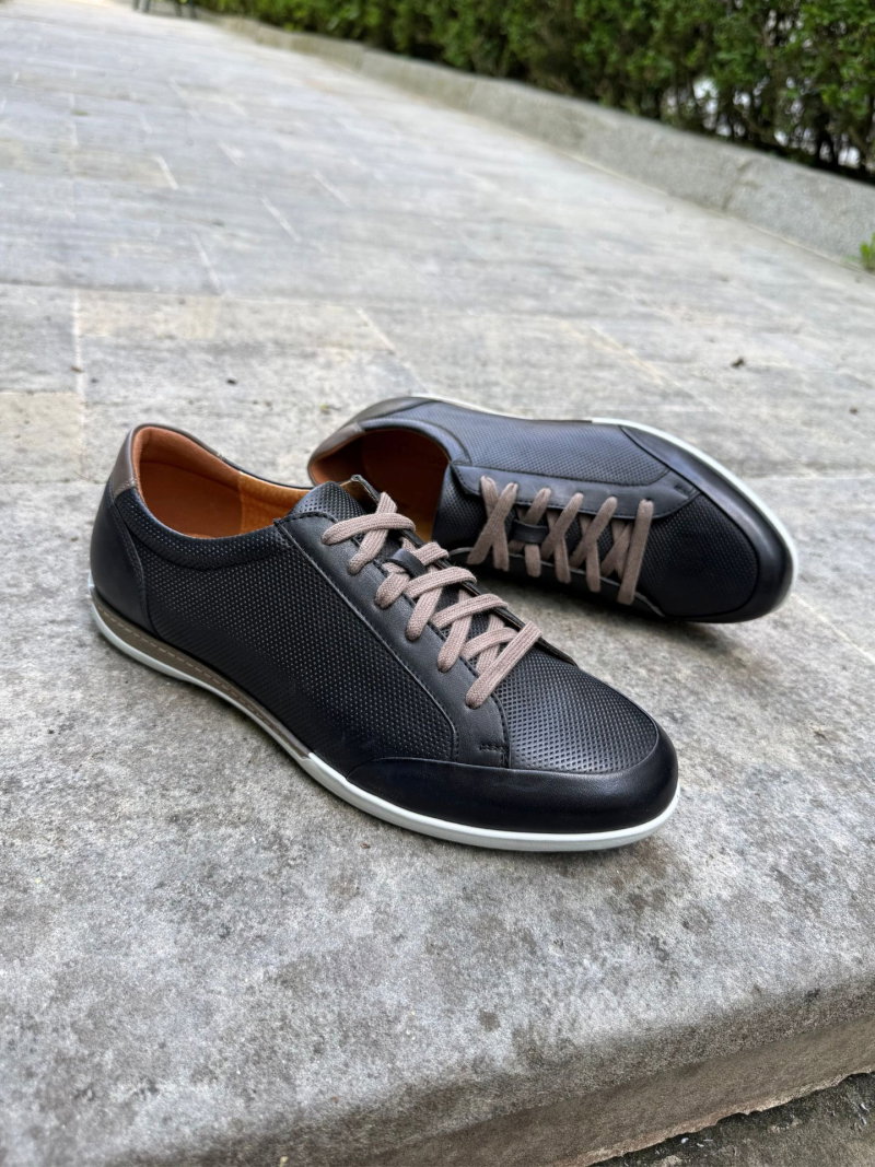 Men's everyday lace-up leather shoes from a Polish manufacturer