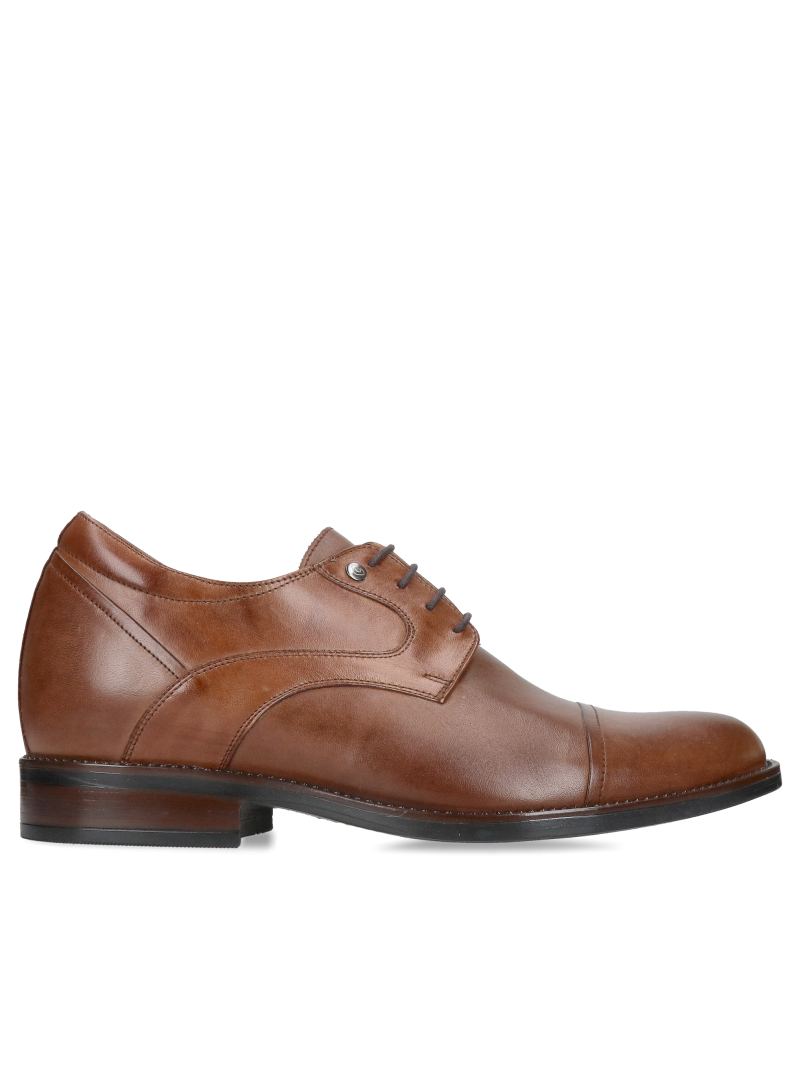 Elegant brown dress shoes with a raised heel, made of full-grain leather