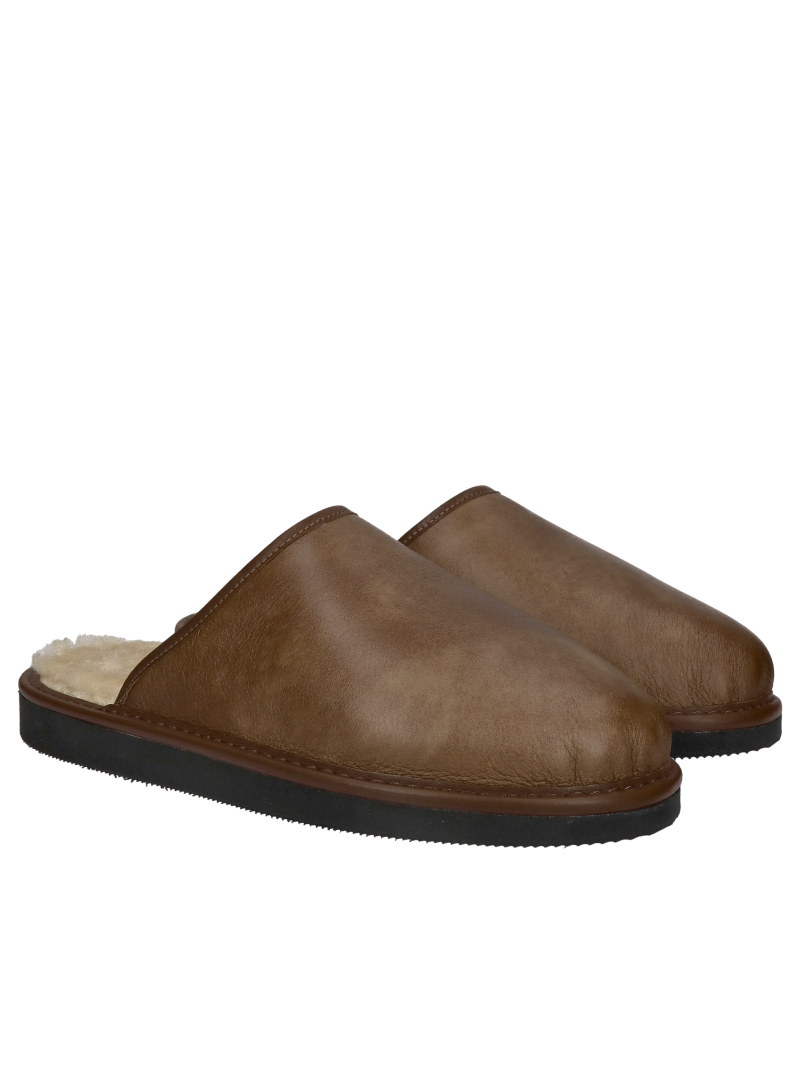 Warm men's slippers made with natural lambskin and a lightweight sole