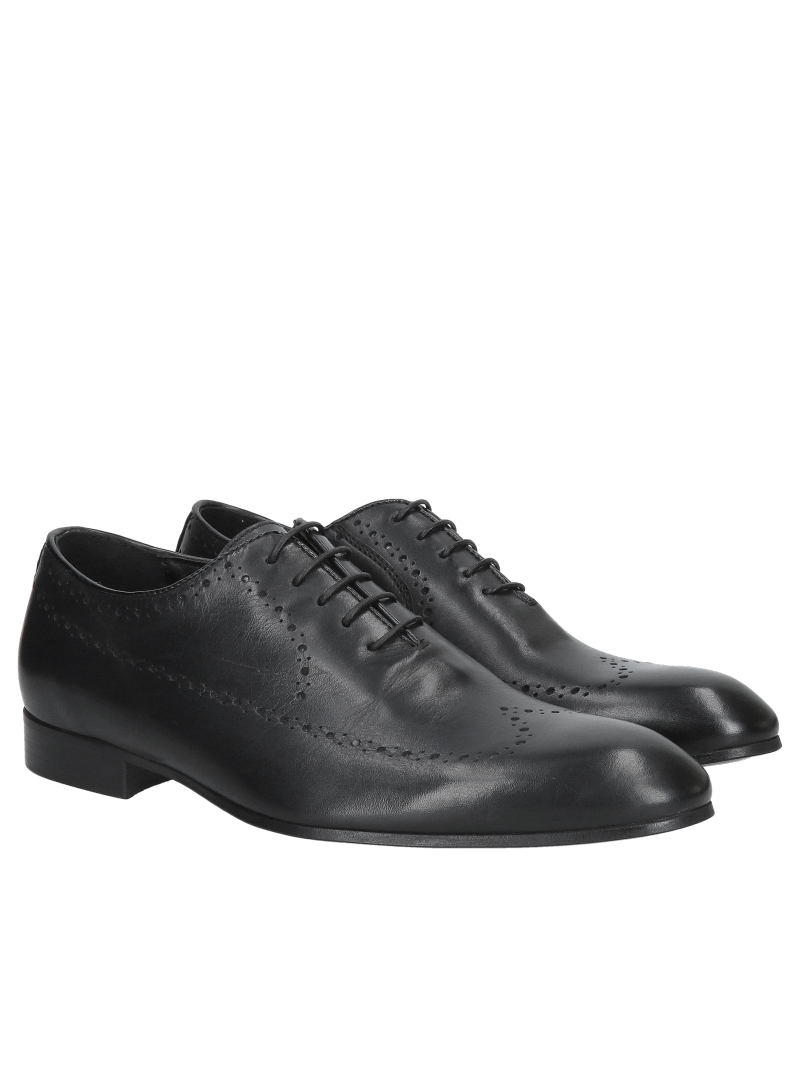 Elegant men’s Oxford shoes made from full-grain natural leather, men’s formal shoes