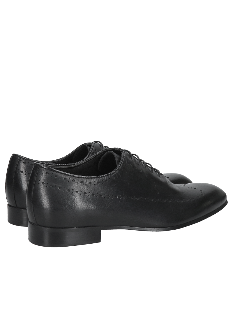 Elegant men’s Oxford shoes made from full-grain natural leather, men’s formal shoes