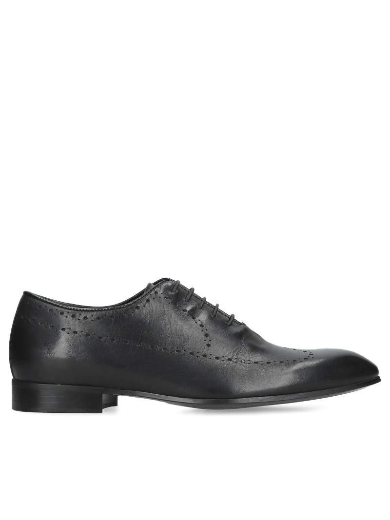 Elegant men’s Oxford shoes made from full-grain natural leather, men’s formal shoes
