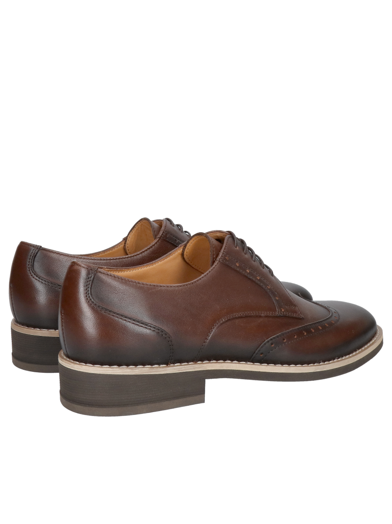 Men’s smart casual shoes with a lightweight sole from a Polish manufacturer, men’s brogues