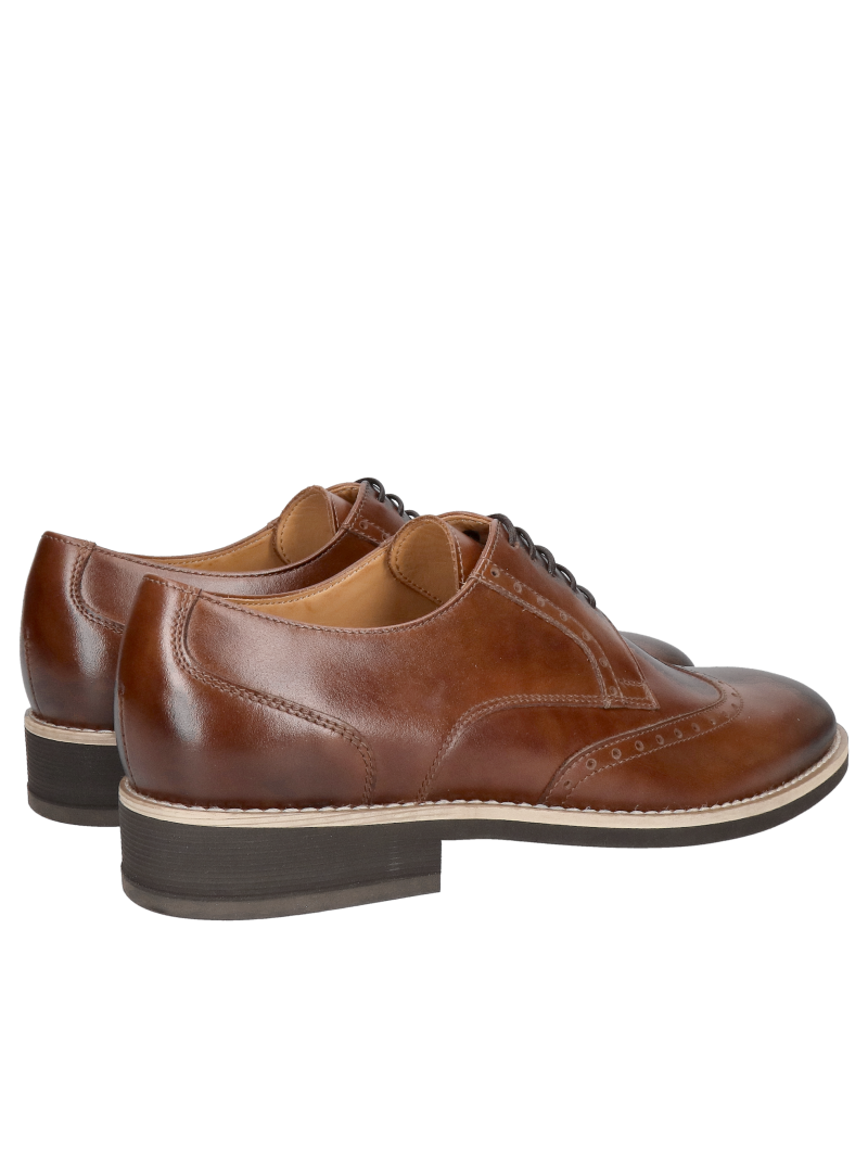 Brown men’s shoes with a lightweight sole from a Polish manufacturer