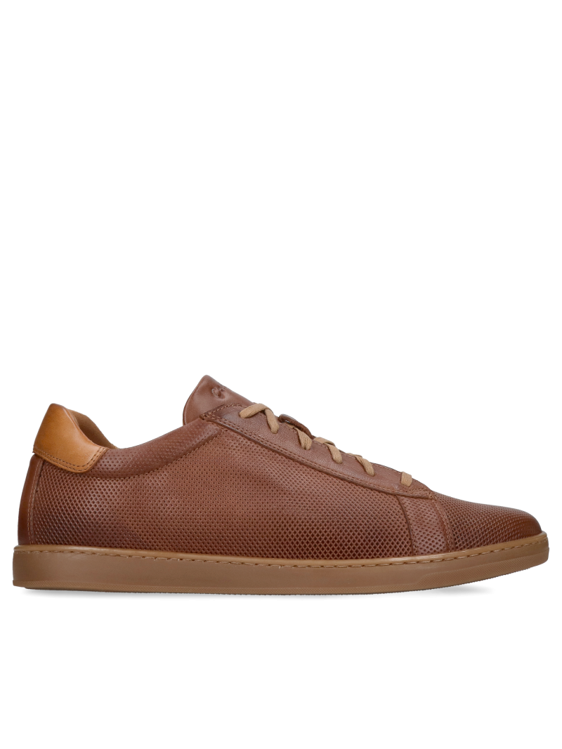 Soft brown men’s lace-up shoes, lightweight everyday shoes made from genuine leather