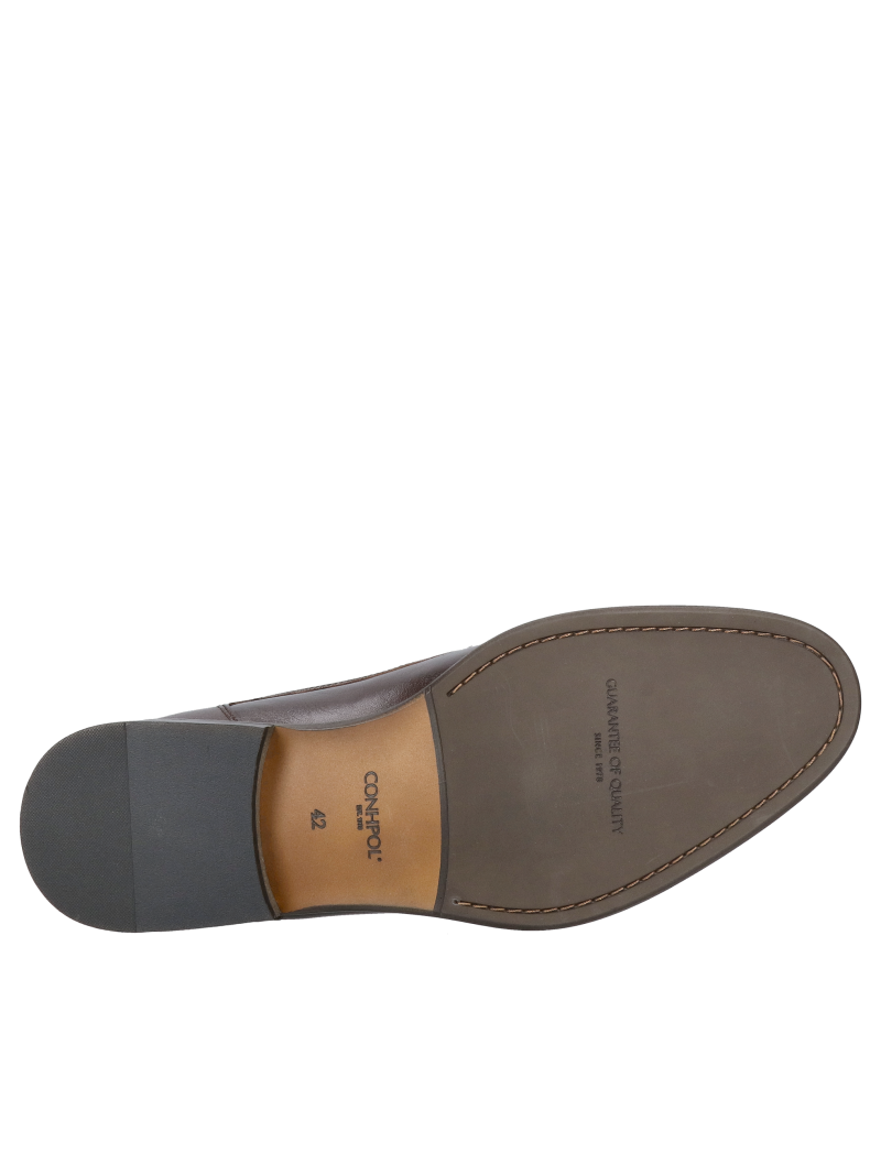 Elegant suit shoes with stitching in a beautiful shade of brown and a slightly protruding, elegant heel at the base