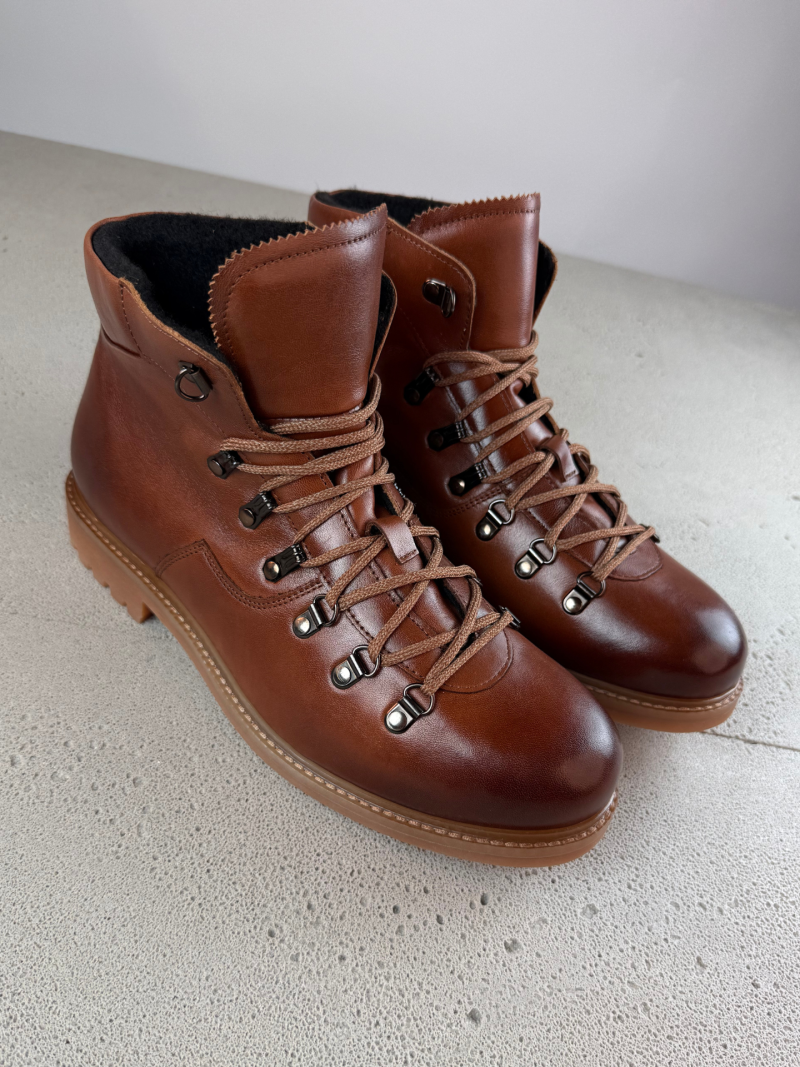 Brown lace-up boots made of full-grain leather with light insulation; ankle boots without a zipper