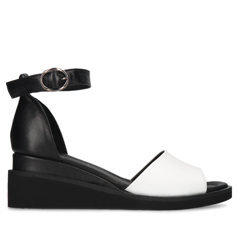 Czarno-białe sandały Iwa, Artiker, Konopka Shoes