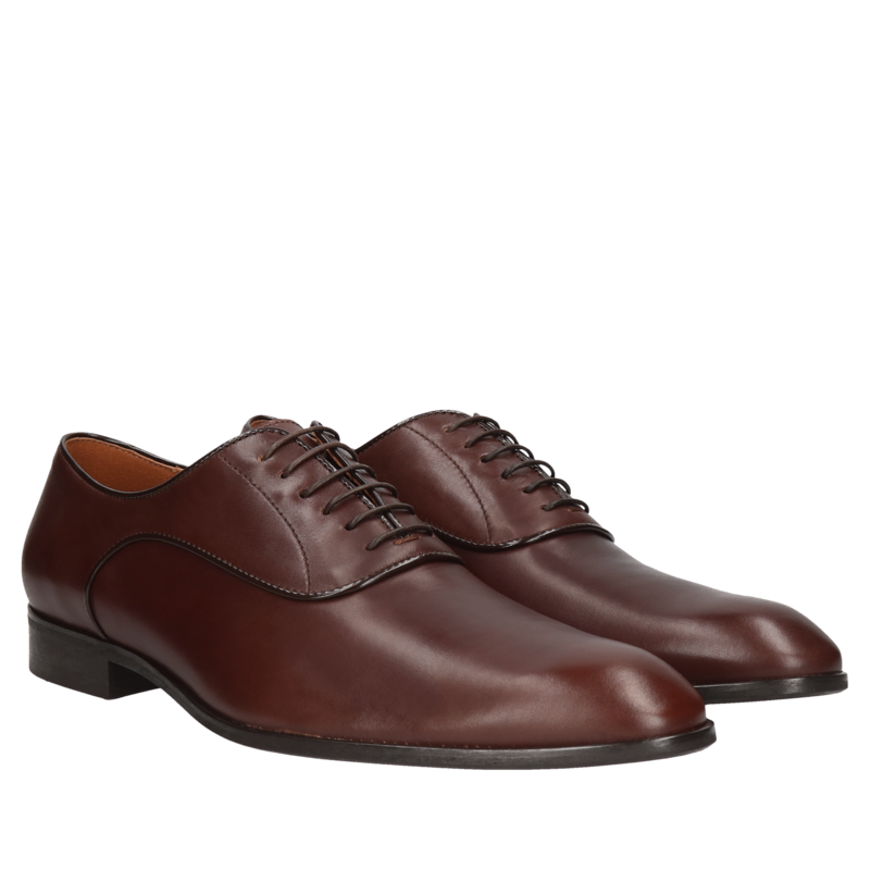 Klasyczny, elegancki model skórzanych oxfordów, idealne buty do garnituru