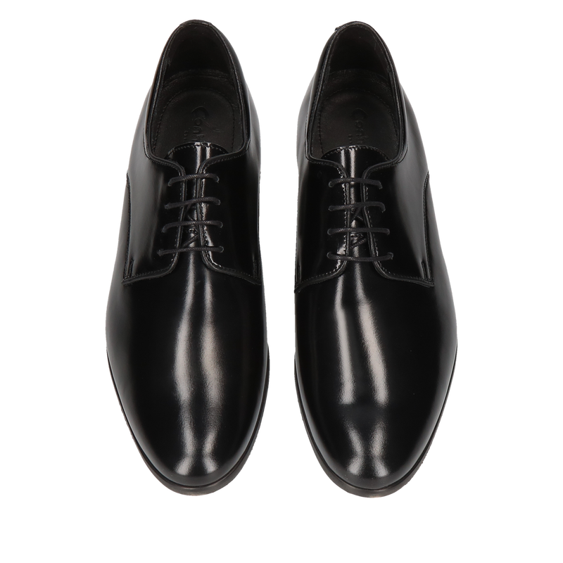 Dyskretne podwyższenie wzrostu, eleganckie buty męskie do garnituru