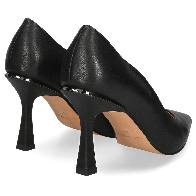 Wygodne buty do tańczenia na wesele- komfort i elegancja Wygodne buty do tańczenia na wesele- komfort i elegancja