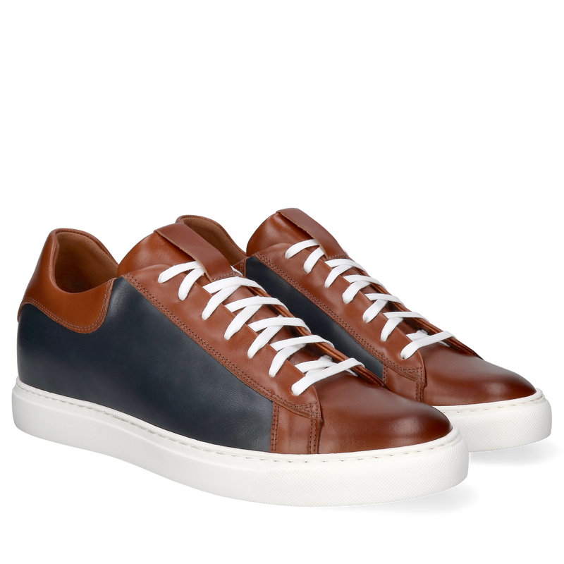 Sneakersy premium z dyskretnym podwyższeniem - cholewka skórzana