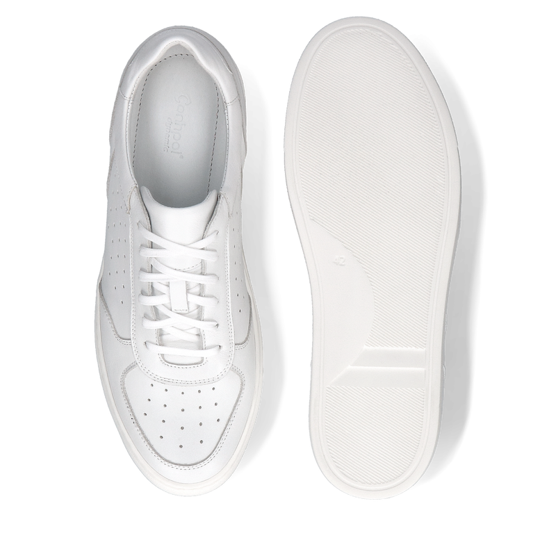 Lekkie białe sneakersy, niewidoczne podwyższenie, idealne na co dzień