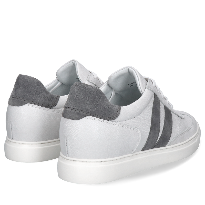 Niewidoczne podwyższenie, białe sneakersy, komfort i wsparcie dla stóp, Conhpol, Konopka shoes