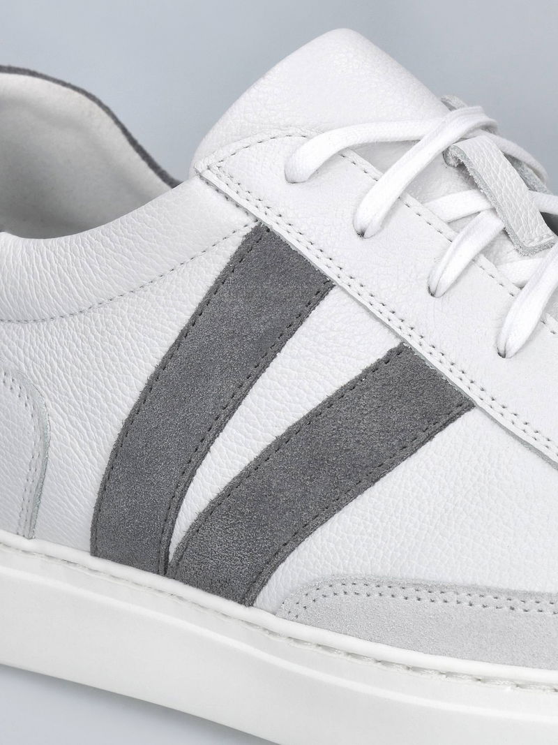 Niewidoczne podwyższenie, białe sneakersy, komfort i wsparcie dla stóp, Conhpol, Konopka shoes