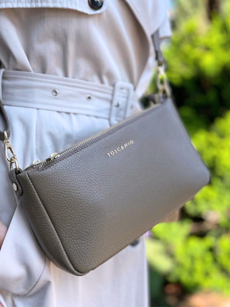 Beżowa mała torebka damska skórzana na ramię elegancka, crossbody Konopka Shoes