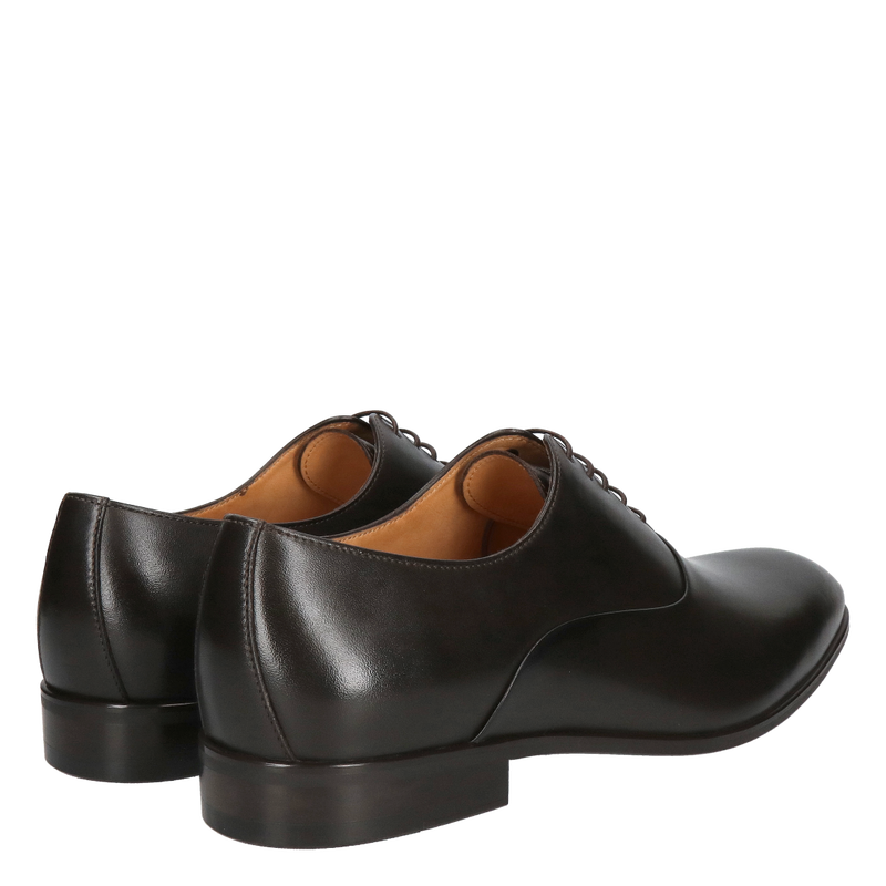 Eleganckie brązowe buty męskie do granatowego garnituru oxford