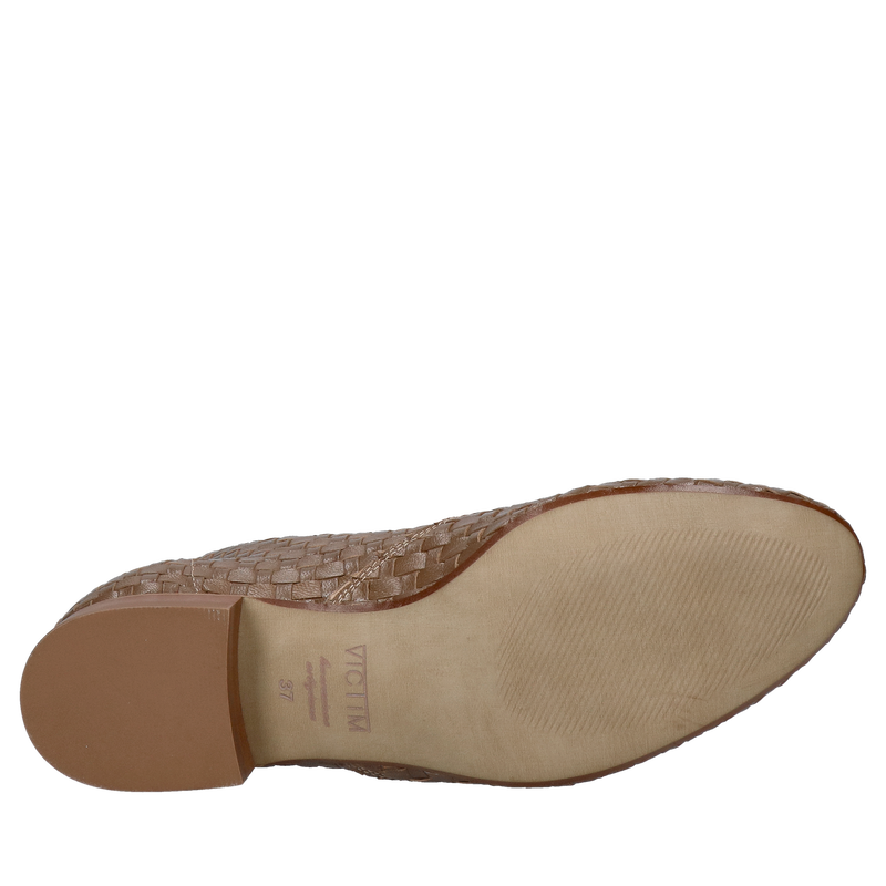 Pleciona elegancja, sztyblety damskie ze skóry, które wyróżniają się z tłumu