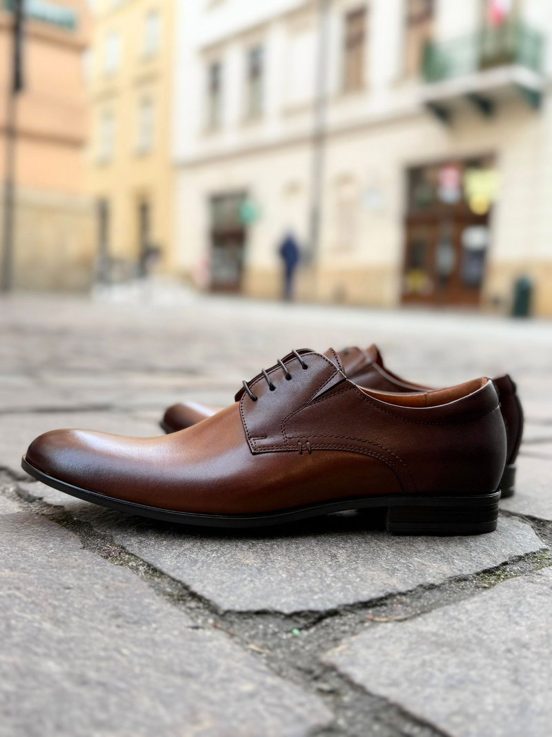 Eleganckie buty męskie do garnituru ze skóry naturalnej, derby