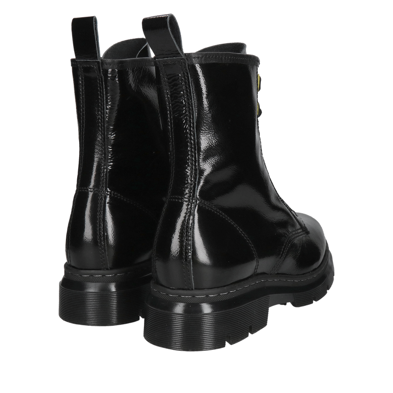 Botki nieocieplane z miękkiego lakieru, wygodne trapery