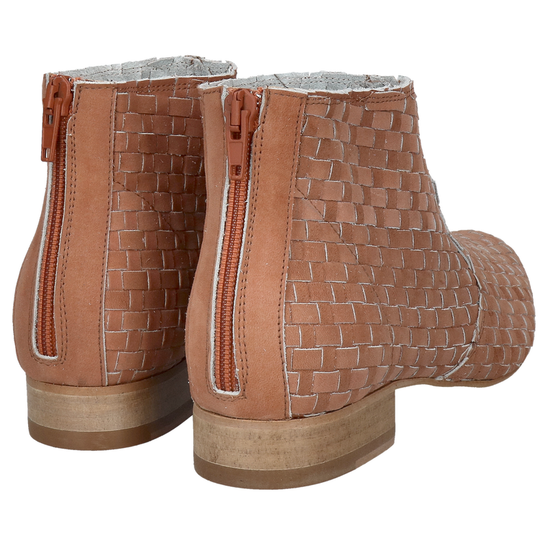 Unikatowe botki ze skóry ręcznie plecionej, wygodne ubieranie