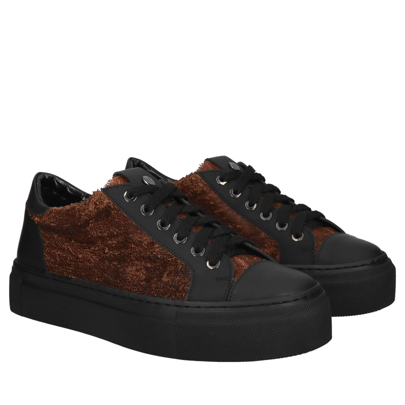 Czarne sportowe sneakersy damskie ze skóry naturalnej, polska produkcja, Conhpol Bis, Konopka Shoes