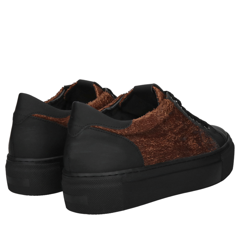 Czarne sportowe sneakersy damskie ze skóry naturalnej, polska produkcja, Conhpol Bis, Konopka Shoes